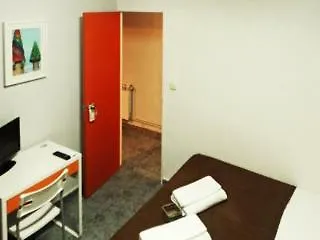 La Isla Gæstehus 2*